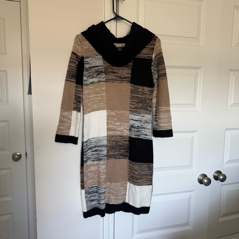 Pink Rose Knitted Tan/Black/White with Multicolor Chevron Detail